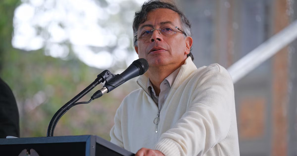 La reciente afirmación de Gustavo Petro sobre las causas del hurto de celulares en Bogotá desató polémica: “Es por amor”