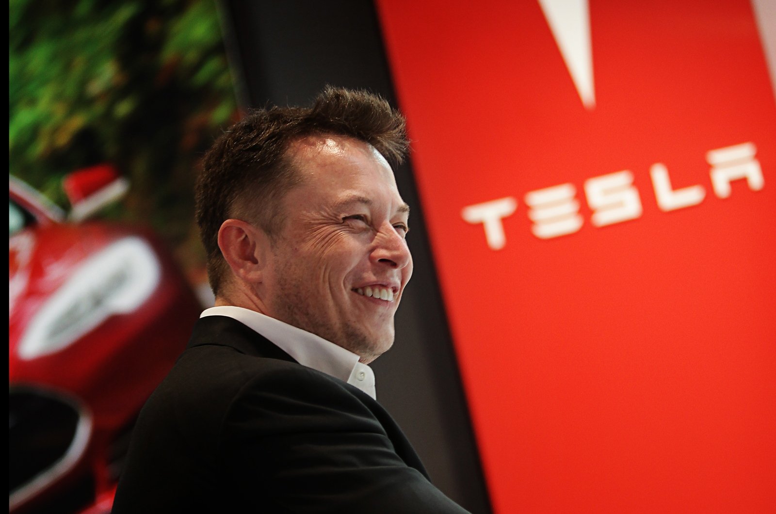Las ventas de Tesla en Europa caen un 40% por el «factor Musk» mientras BYD toma el relevo