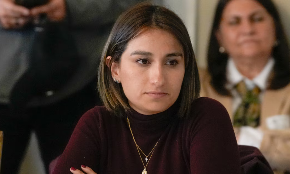 Laura Sarabia pidió certificación jurada de las acusaciones de Petro en su contra sobre la designación de interventores