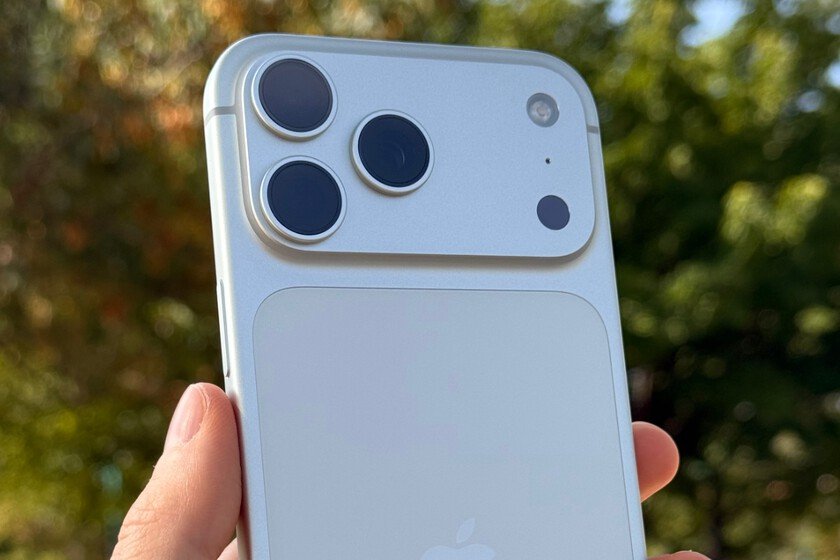 Llevo meses usando la cámara del iPhone 17 Pro y estos son los ajustes que cambió para ir más allá del "modo automático"