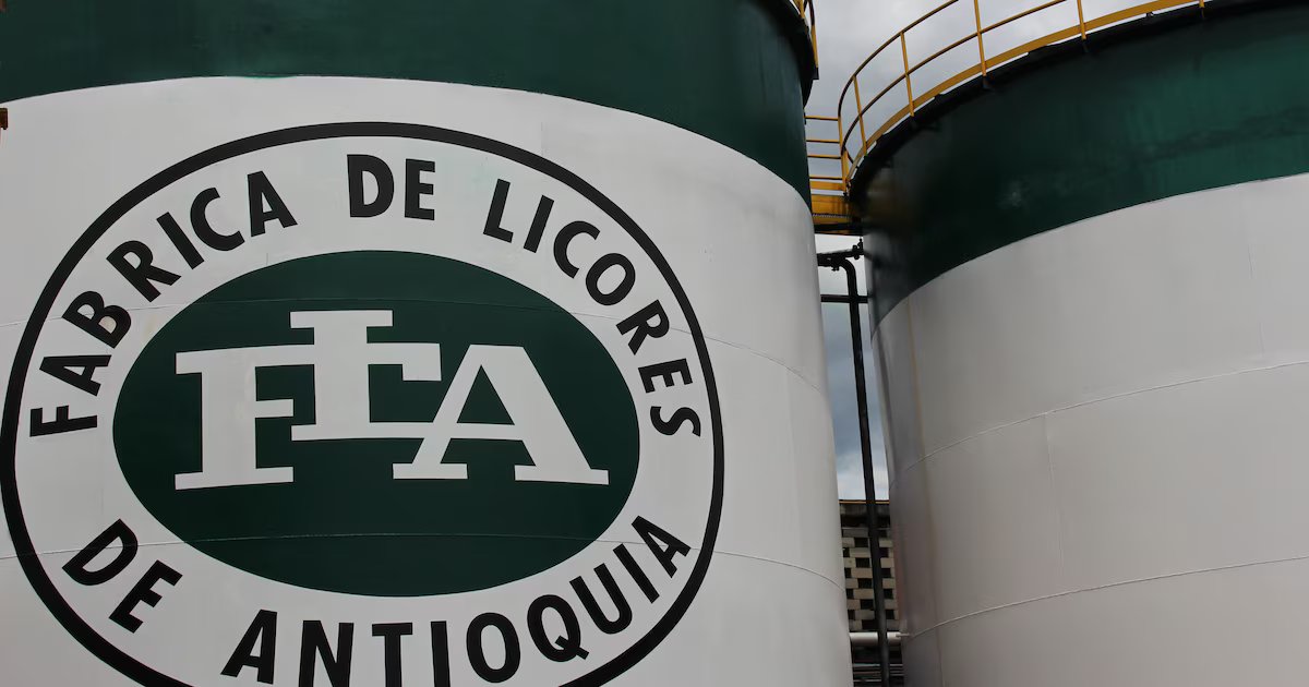 “Los aguardientes van a bajar en promedio un 10%”: efectos de la suspensión del decreto en precios de la Fabrica de Licores de Antioquia