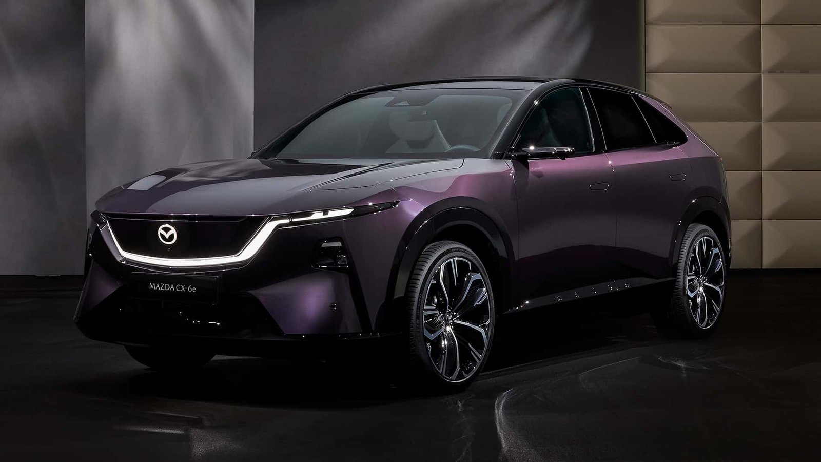 Mazda CX-6e, el SUV ultra tecnológico que desafiaba a Tesla