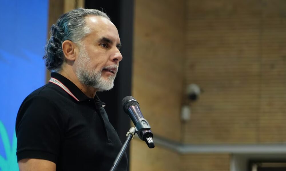 Ministro del Interior anunció que el Gobierno busca declarar estado de emergencia económica, social y ecológica tras situación en Venezuela