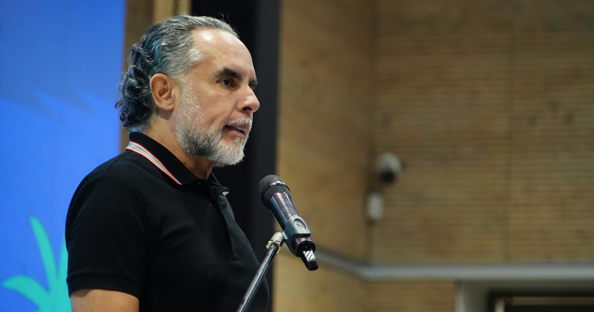 Ministro del Interior anunció que el Gobierno busca declarar estado de emergencia económica, social y ecológica tras situación en Venezuela