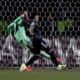 Otro colombiano brilla en la Champions: así fue el doblete de Camilo Durán con el Qarabag ante Eintracht Frankfurt