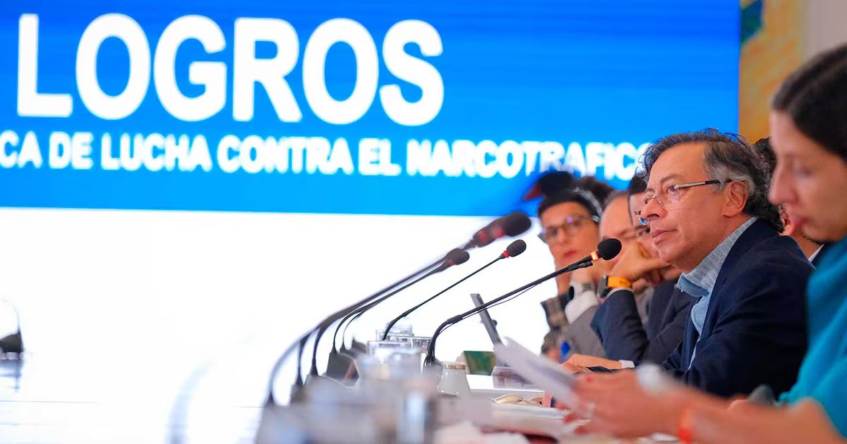 Petro ordena publicar mensualmente el mapa de cultivos de coca y cuestiona cifras de la ONU sobre narcotráfico