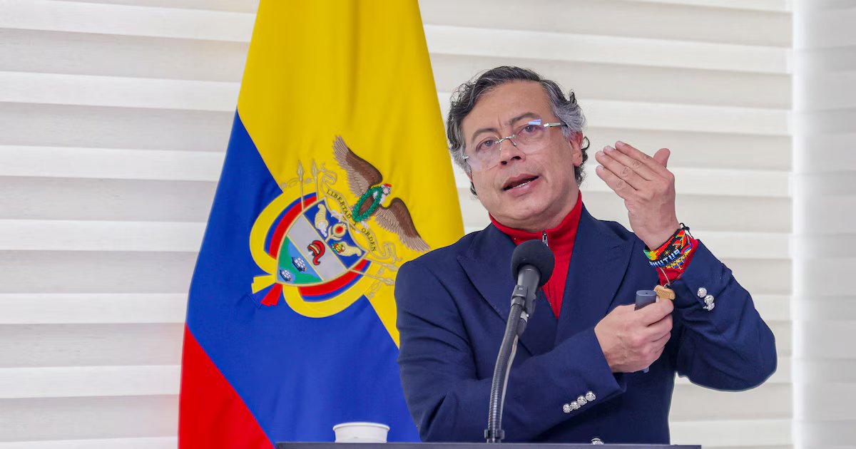 Presidente respondió críticas que calificaron de “burros” a los petristas por alza en el salario mínimo: “Veo más bien ignorancia”