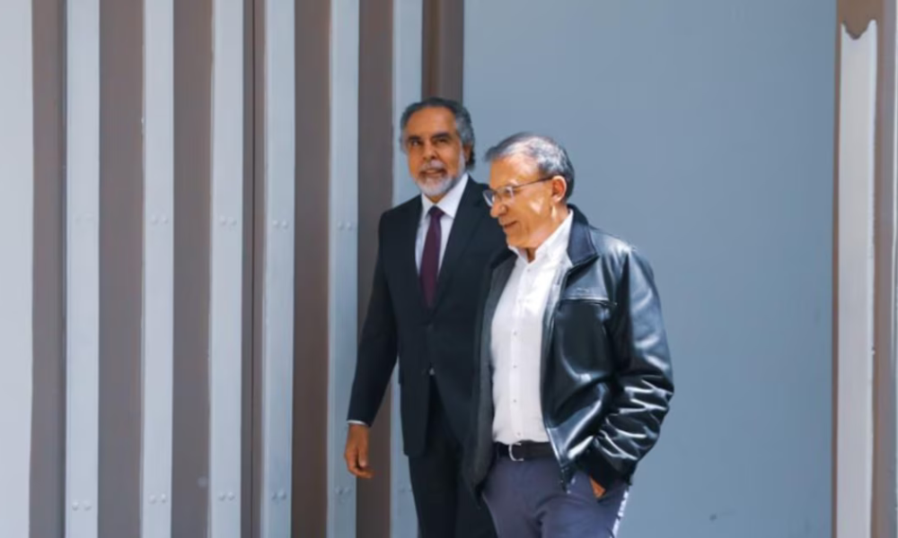 Roy Barreras explicó por qué apareció en foto con Armando Benedetti mientras se radicaba la consulta del progresismo: “No joda, superpaparazzis”