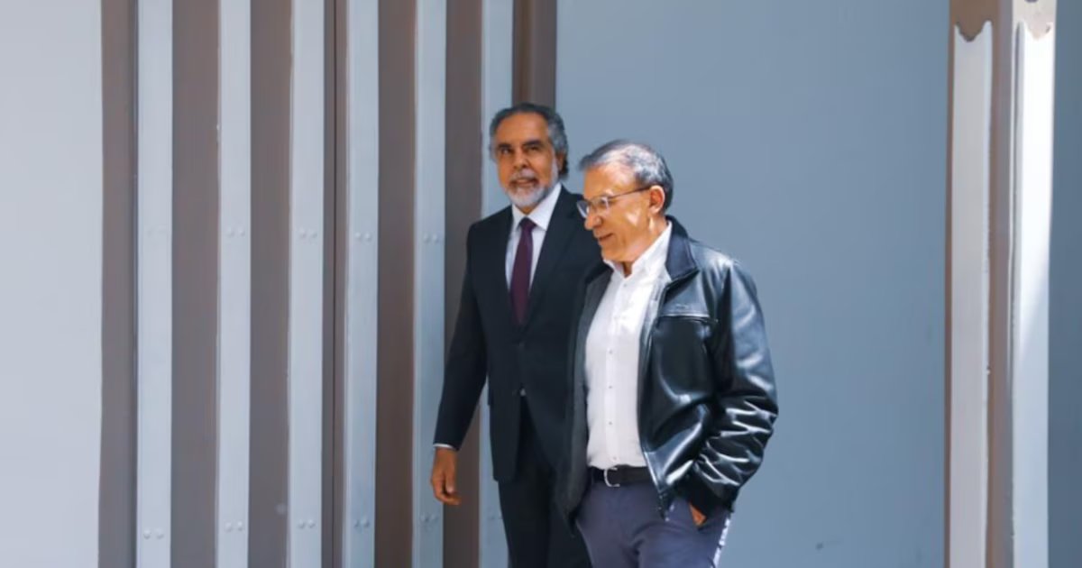 Roy Barreras explicó por qué apareció en foto con Armando Benedetti mientras se radicaba la consulta del progresismo: “No joda, superpaparazzis”