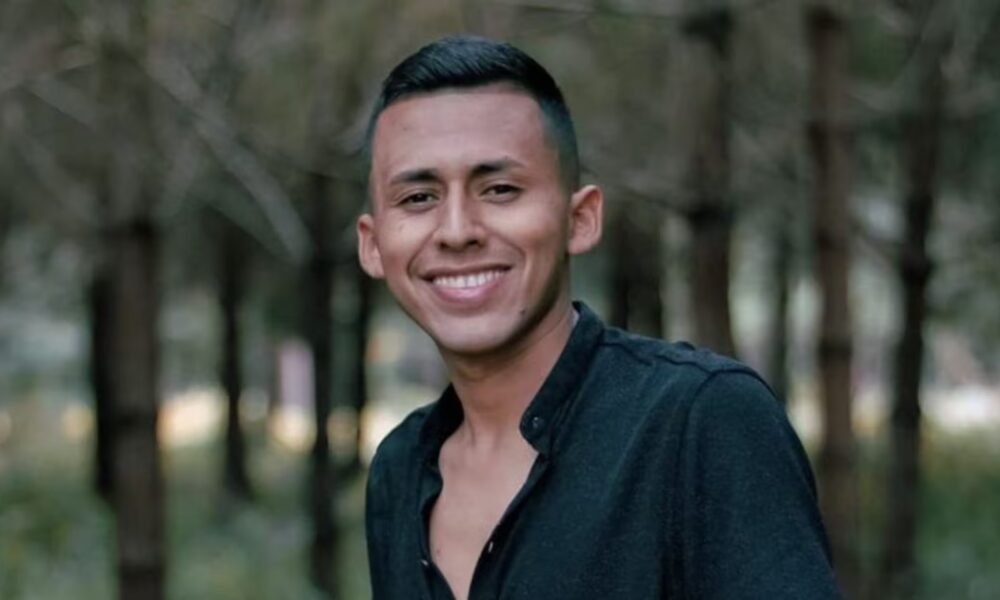Sebastián Ayala tuvo un accidente de tránsito: el cantante de música popular mostró que su carro quedó destrozado