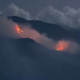 Sigue activo voraz incendio tras más de 60 horas cerca a Medellín: estas son las hipótesis sobre su origen