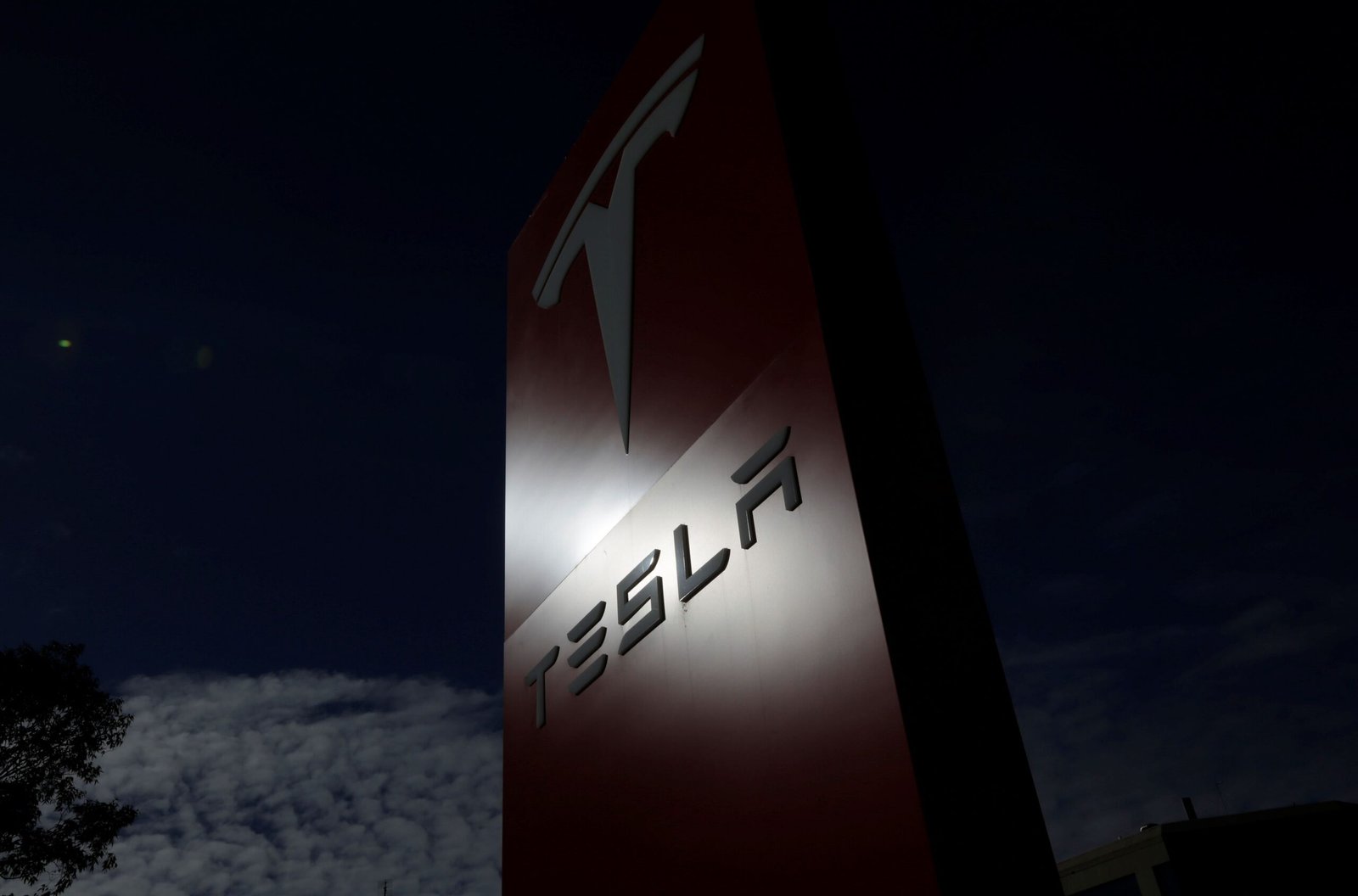 Syrah Resources de Australia obtiene más tiempo para cumplir acuerdo de suministro de grafito con Tesla