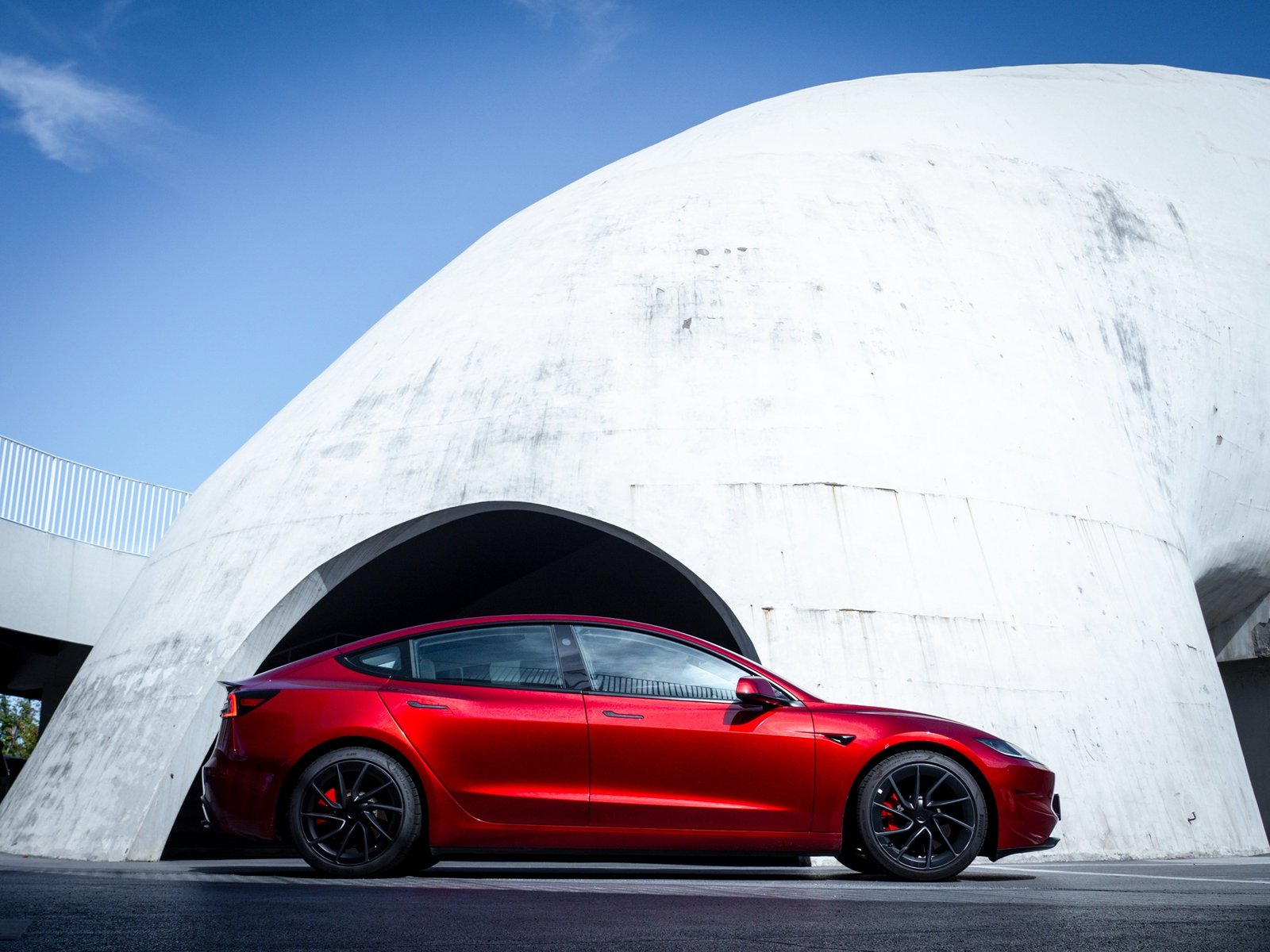 Tesla admite que sus ventas caerán un 15% en el último trimestre de 2025