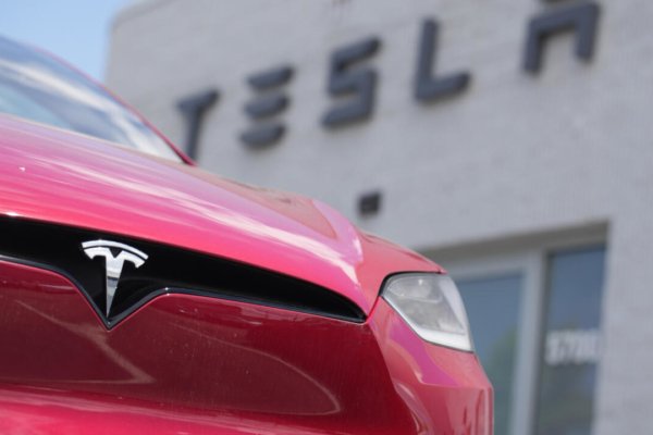 Tesla cede el título de mayor fabricante de automóviles eléctricos del mundo a favor de la china BYD