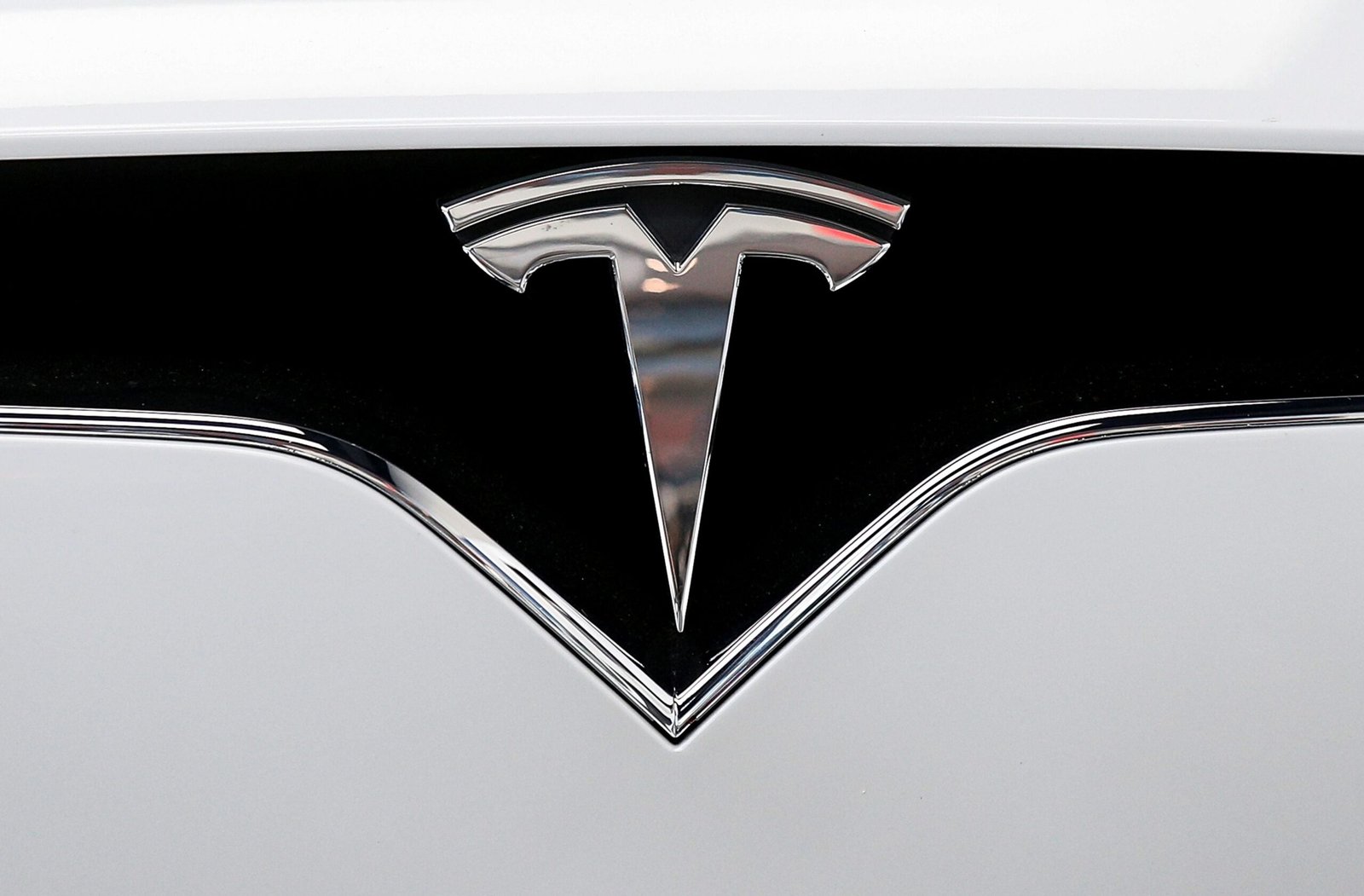 Tesla elimina la función Autopilot en EE. UU. UU. y Canadá