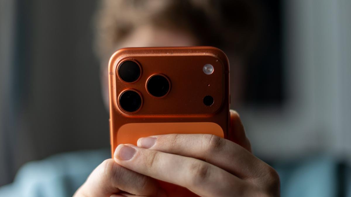 Todo el mundo pendiente del iPhone plegable y Apple se guardaba bajo la manga la mejor cámara de su historia