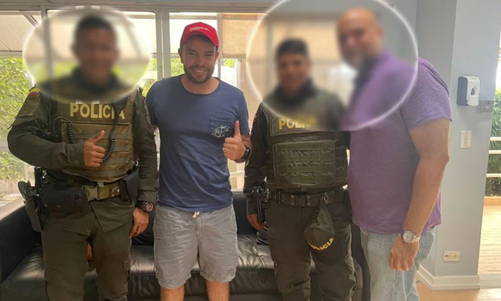 Video: presunto estafador y abusador sexual colombo-danés fue visto paseando en su carro de alta gama escoltado por la Policía