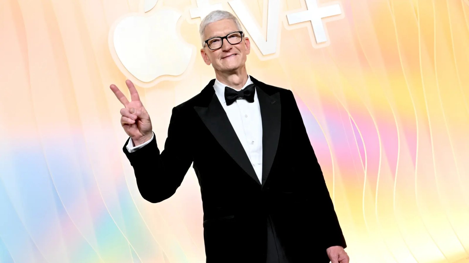 así afecta la carrera armamentista de la IA y el futuro del iPhone al legado de Tim Cook