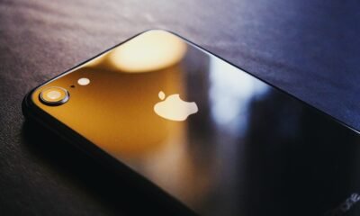 ¿Tienes un iPhone viejo? Apple lanza una actualización por sorpresa que deberías instalar sí o sí