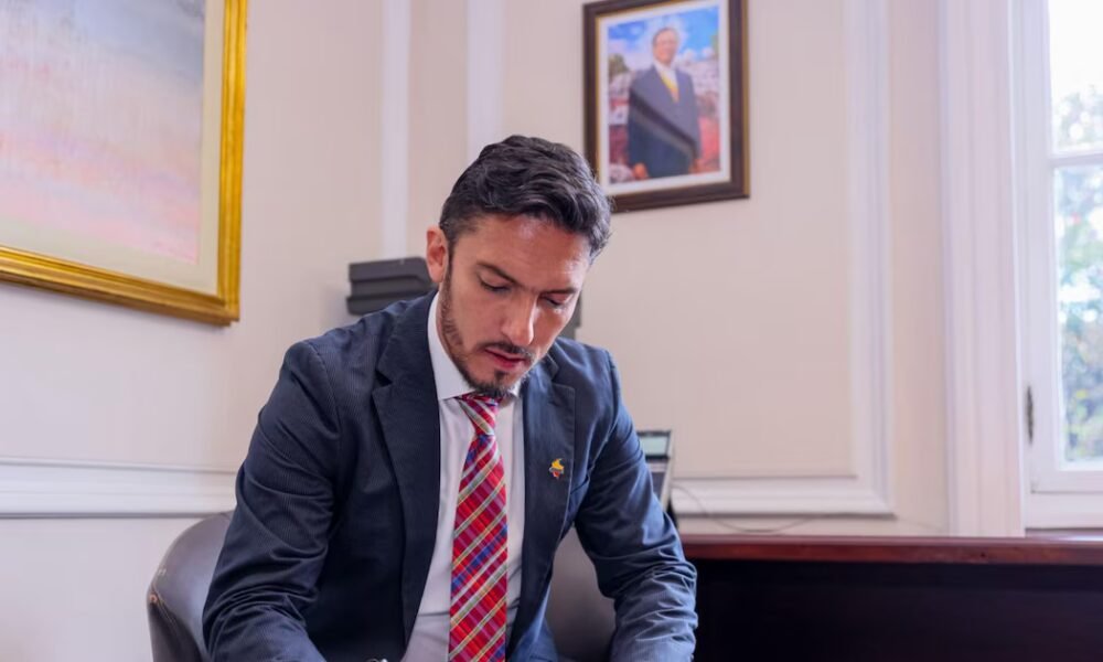 “‘Kakistocracia’ en la Casa de Nariño”: oposición ataca al Gobierno Petro por su gestión tras la salida de Juan Carlos Florián
