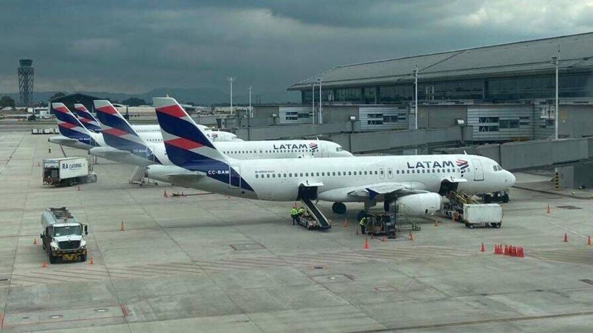 FAC se pronuncia tras emergencia en el Aeropuerto El Dorado en Bogotá por helicóptero que se cruzó en el despegue de avión de Latam