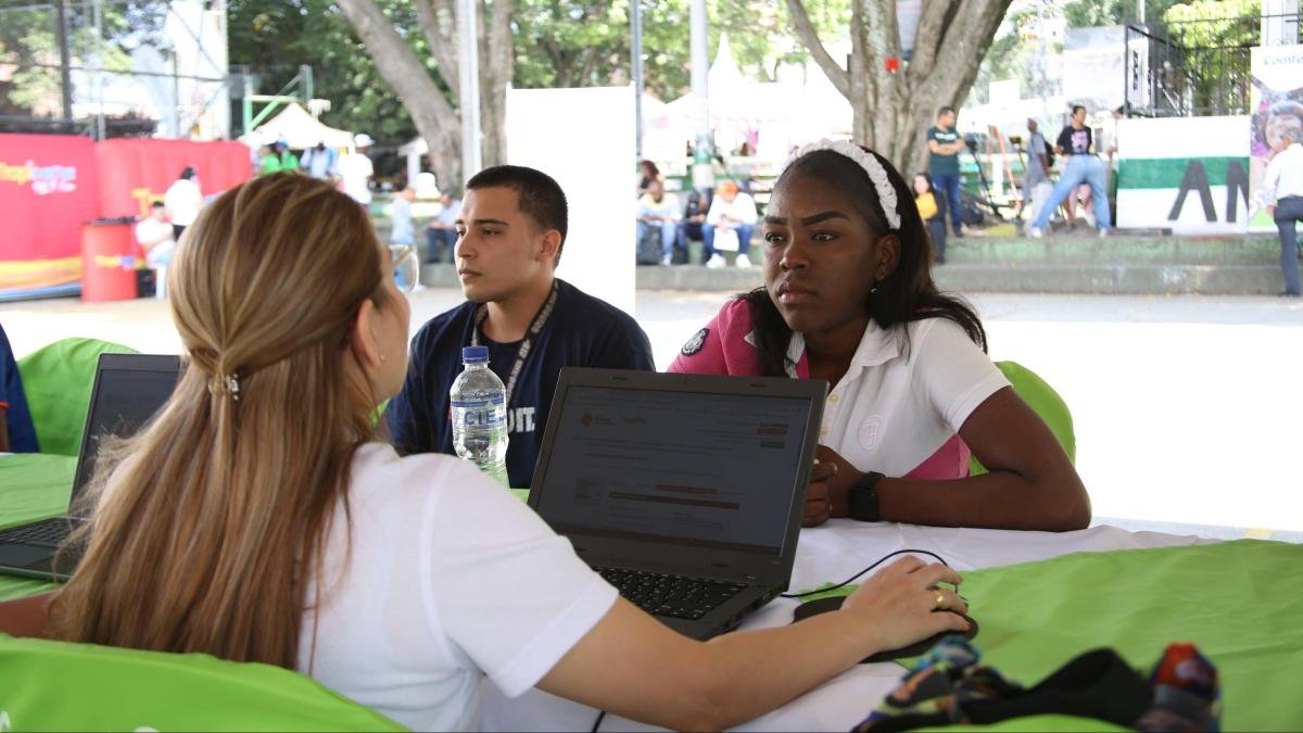 Mercado laboral en Antioquia 2026: Crecimiento, formalidad y brechas