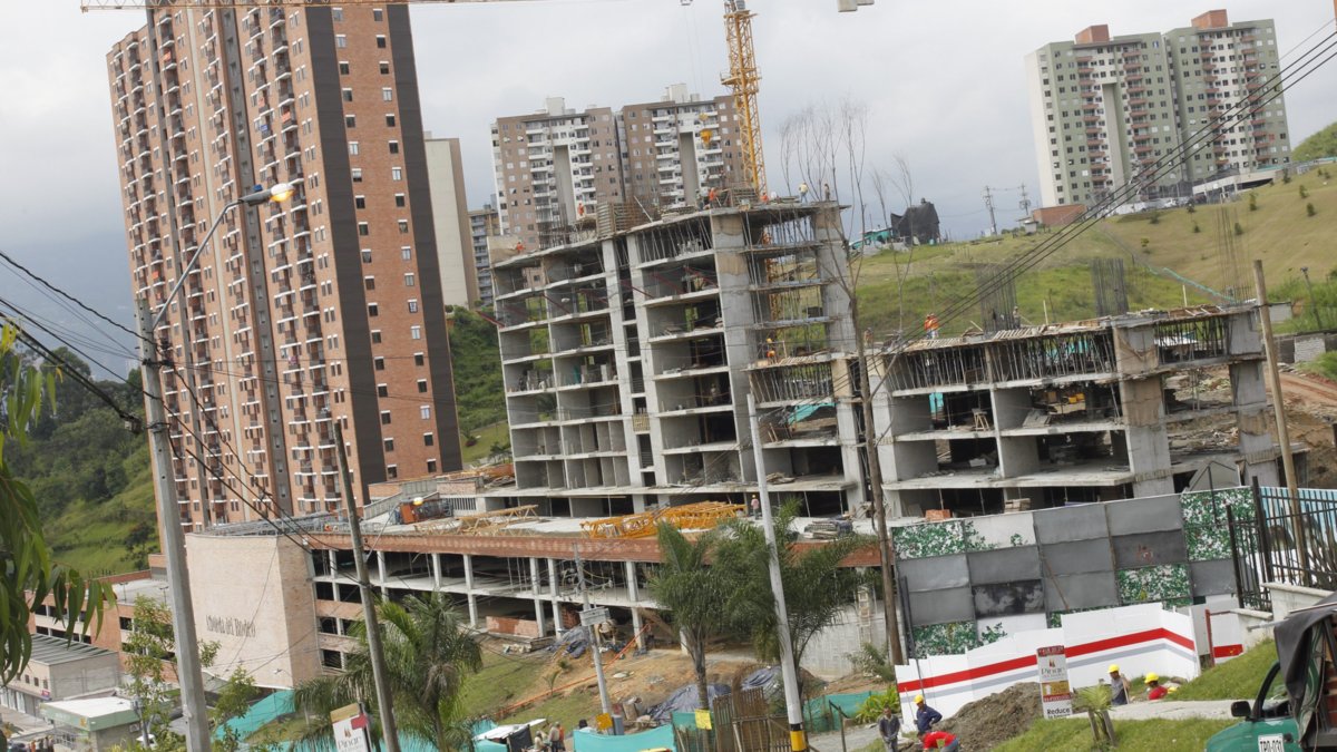 Bogotá alcanzó la cifra más alta en construcción de vivienda en 24 años, a pesar del panorama nacional; ¿Qué motivó ese resultado?
