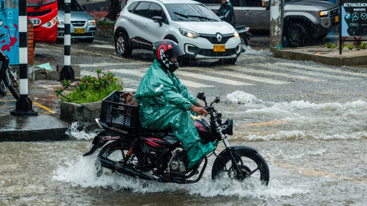 primeros informes de inundaciones y daños