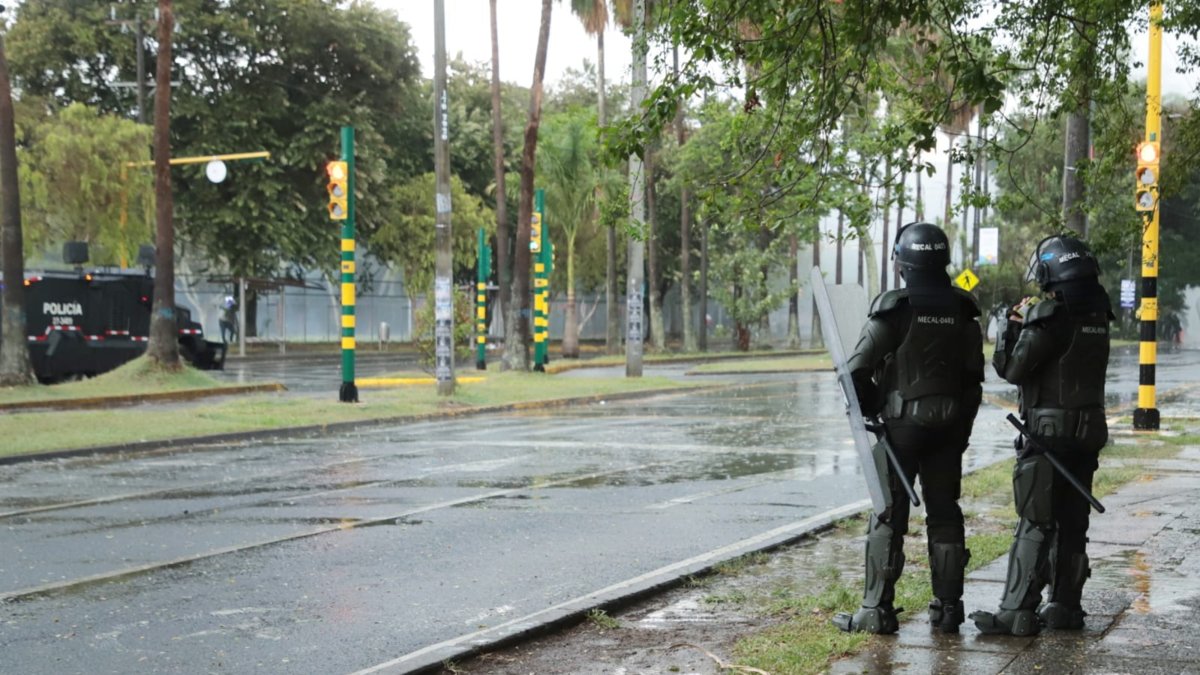 onda explosiva alcanzó a una vicerrectora; esto fue lo que pasó