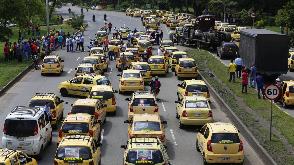 Así será el pico y placa para taxis y vehículos de carga en Bogotá durante febrero 2026