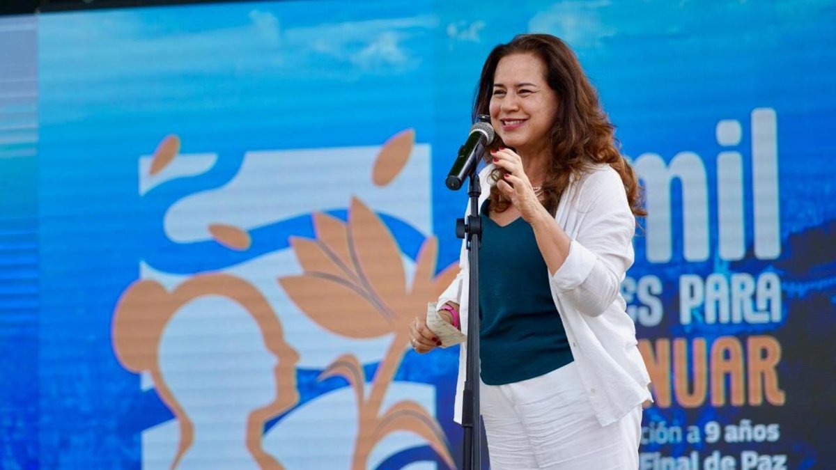 'La concentración de la tierra ha estado en el centro de la guerra y su redistribución tiene que estar en el centro de la paz', Alejandra Miller