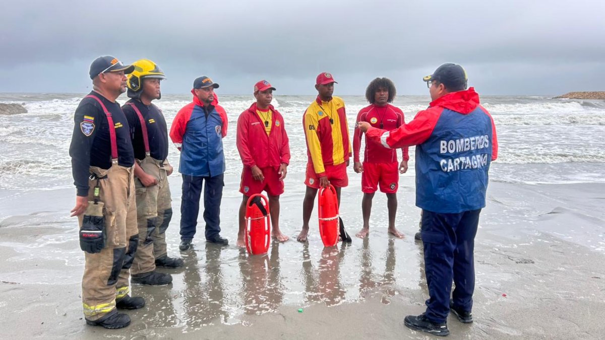 en Cartagena autoridades ordenan el cierre de sus playas