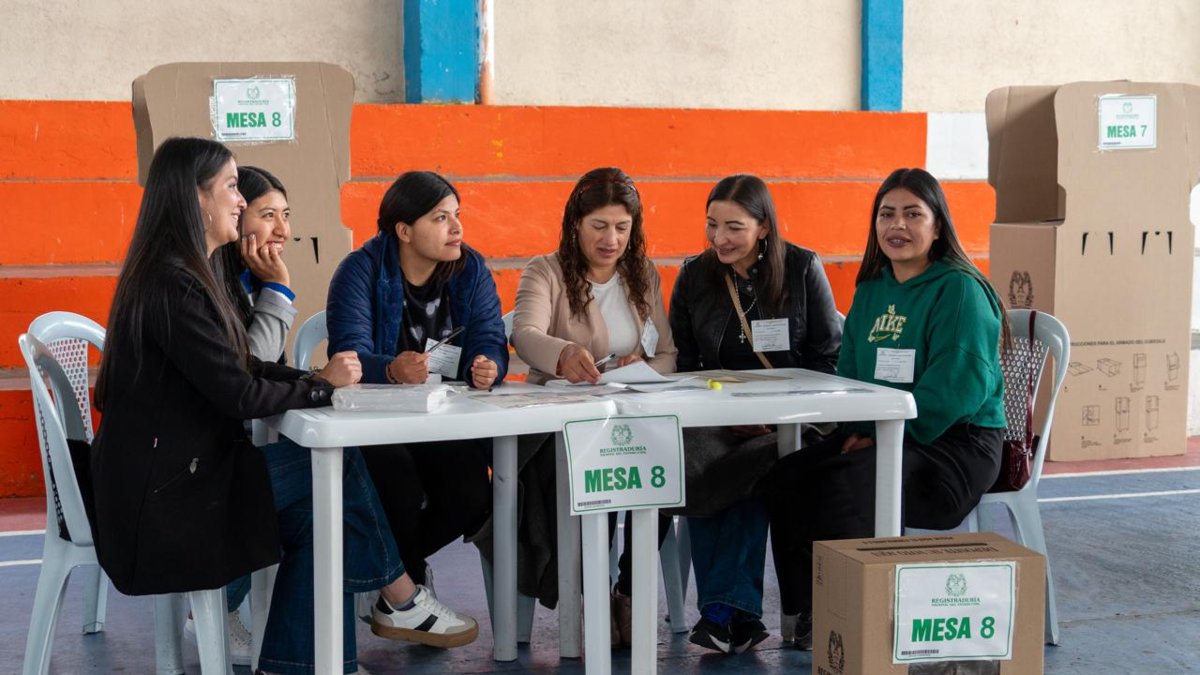 mujeres superan en número a los hombres en el censo electoral