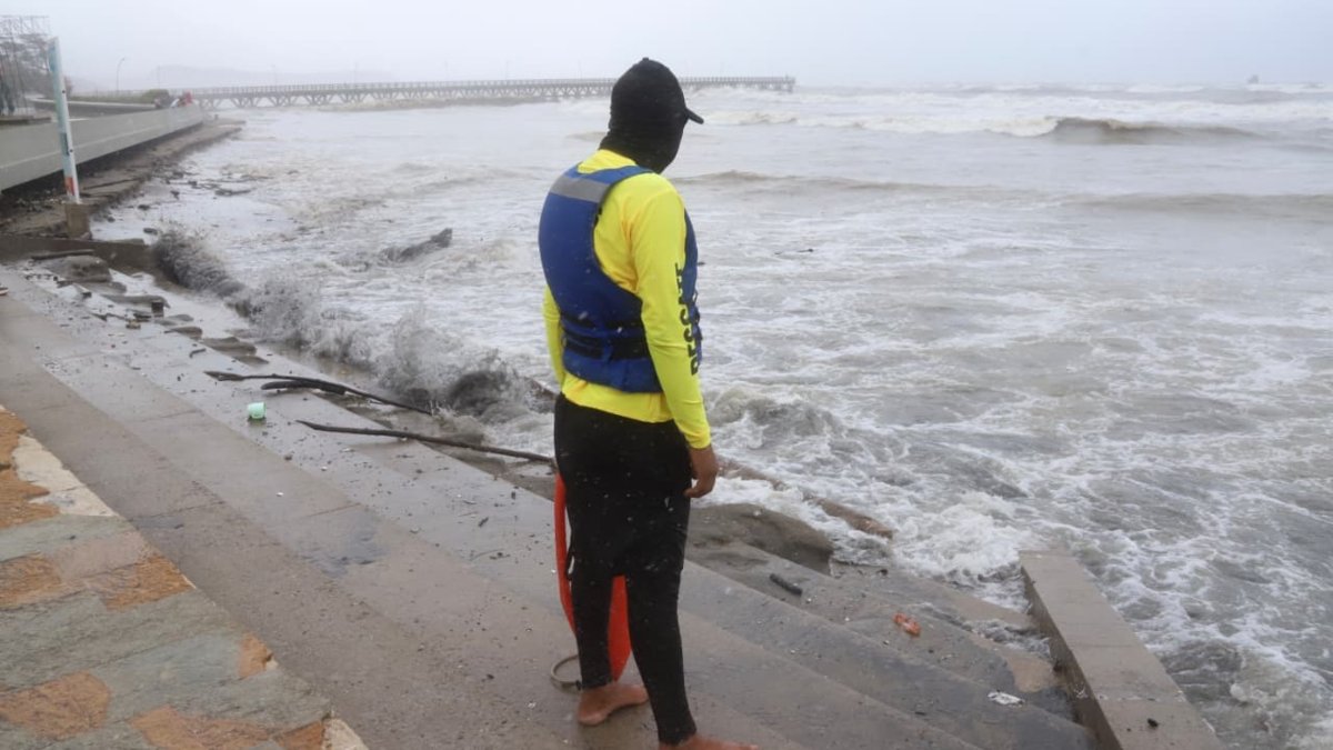 desaparece joven de 19 años en el muelle de Puerto Colombia tras ser arrastrado por fuerte olor; esto es lo que se sabe