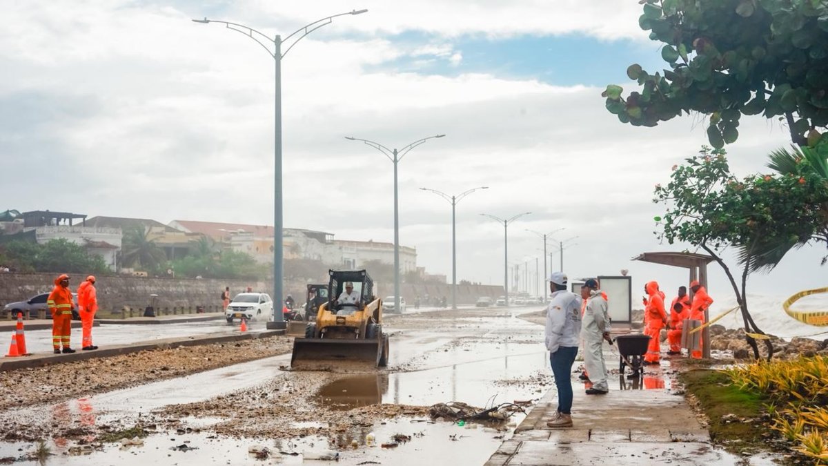 ordenan cierre de todas las playas en Cartagena ante el frente frío que sacude a la región Caribe con fuertes lluvias, vientos y oleajes