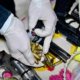 así ocultan armas y estupefacientes