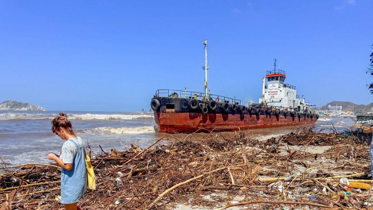 Las fotos del barco encerrado frente a un exclusivo edificio de apartamentos en Santa Marta