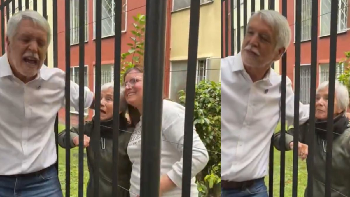 Enrique Peñalosa recibió una descarga eléctrica al intentar tomarse una foto con dos seguidoras: 'Eso pasa corriente'