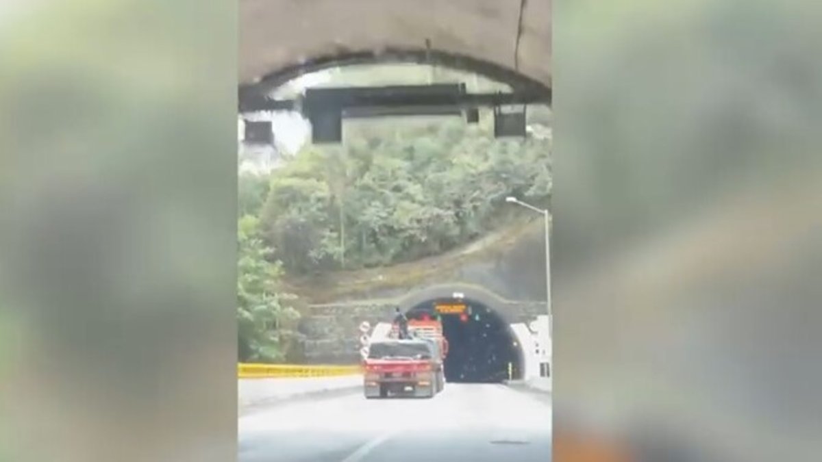 Judicializados tres adolescentes que asaltaron y asesinaron a un polizón en un tractocamión en vías de Cundinamarca