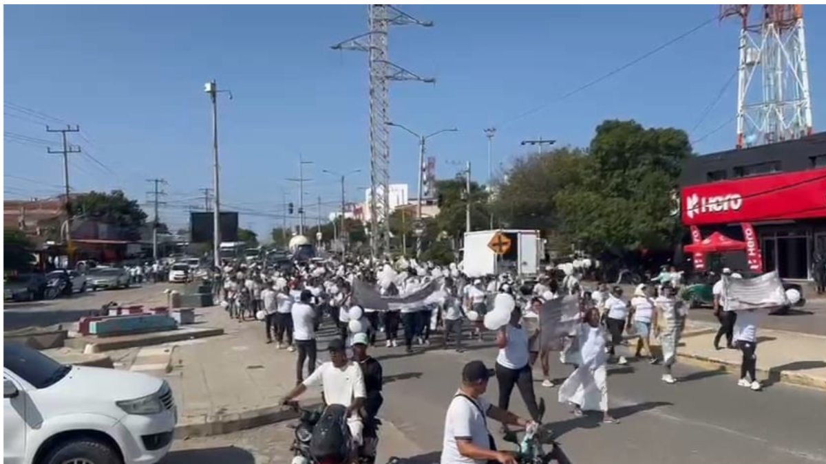 amenazas, marcha armada y cierre del comercio sacudieron a la capital guajira; peligroso delincuente convocó movilización