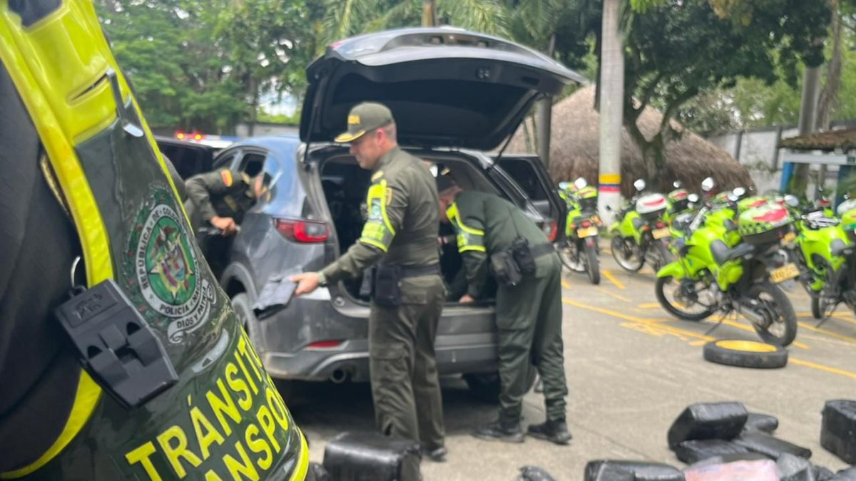 Persecución en la vía Cali-Andalucía culminó con la incautación de 730 kilos de marihuana tipo 'espeluznante' con destino a Medellín