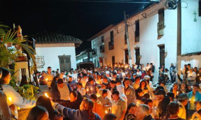 Conmovedora velatón que indigna a Santander por niño de 10 años que murió en extrañas circunstancias cuando salió de su casa a hacer un mandado