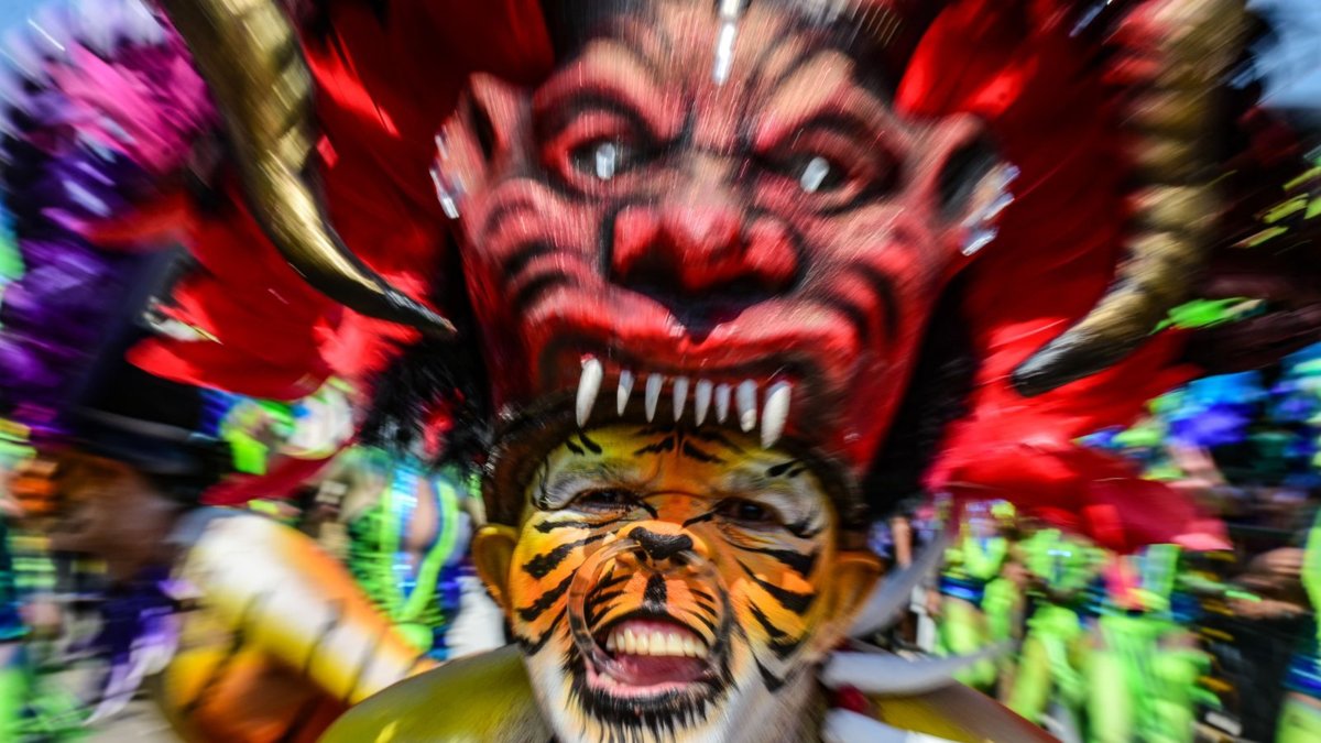 La Batalla de Flores 2026 celebra los 35 años del Cumbiódromo con un desfile colosal cargado de tradición, música y fantasía.