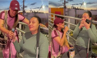 Karen Lizarazo descubrió a una mujer con limitación visual en un puente peatonal de Floridablanca, juntas cantaron un clásico del vallenato: se viralizó