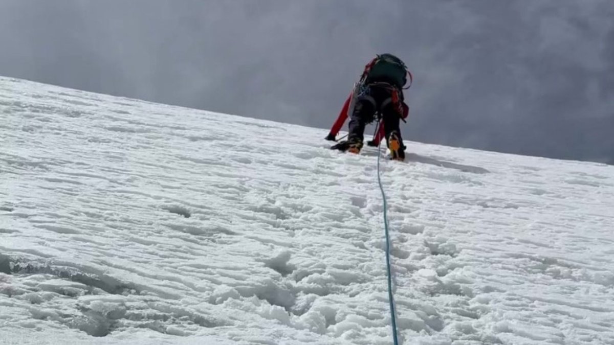 montañistas de Colombia y Reino Unido conquistan una nueva ruta hacia el pico Simón Bolívar