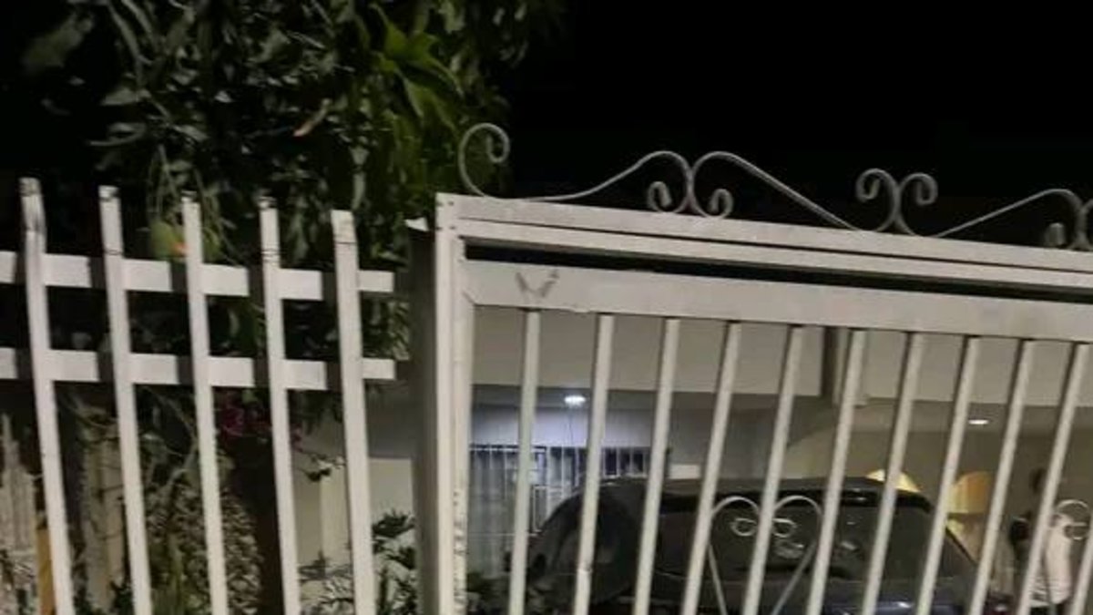 Campo de la Cruz decreta ley seca tras disturbios y ataque a la casa de la alcaldesa en plena Batalla de Flores