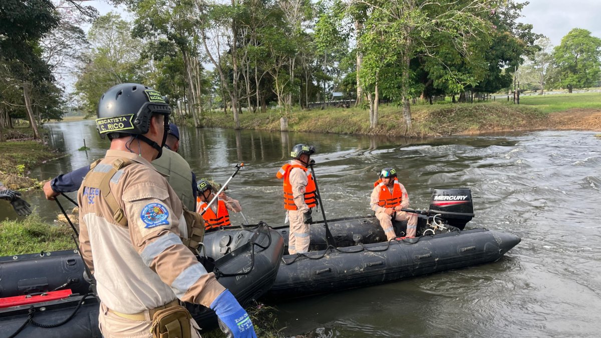 avanza la búsqueda intensa de médico veterinario que fue arrastrado por las corrientes