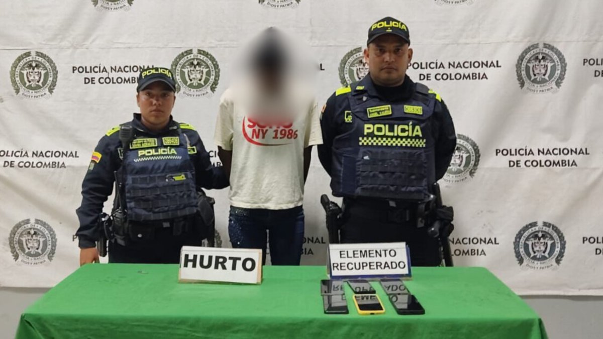 Capturan a mujer con seis celulares robados en pleno baile del Carnaval de Barranquilla; otras cinco personas caen con 32 equipos en hotel del Centro