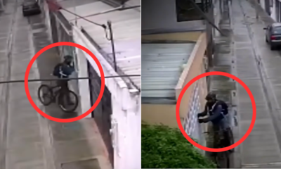 hombre en bicicleta intenta abrir puertas constantemente