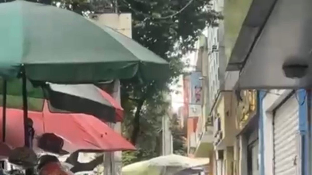 Vídeo| Concejal Cristina Calderón denuncia pelea con machetes entre vendedores informales en el barrio 20 de Julio de Bogotá